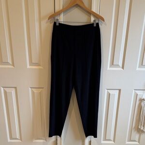 Athleta Black elastic waist Cropped Pants